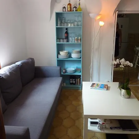 Isolabona Apartment *